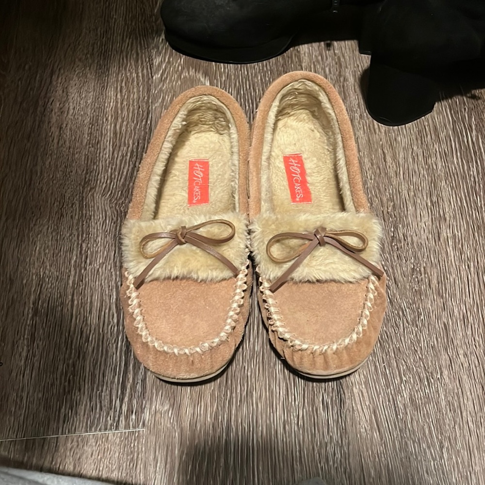 Hot Cakes Moccasins Size 9